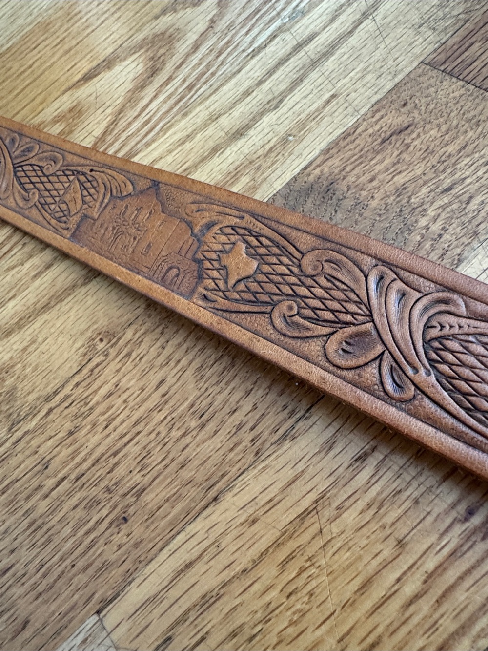 Texas theme Brown Leather Belt - Decorative Western Design - Star, Alamo